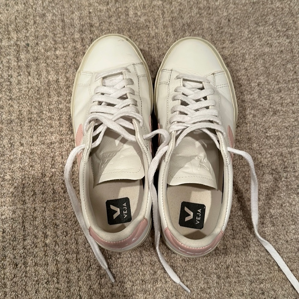 Veja, size 7, color pink and white